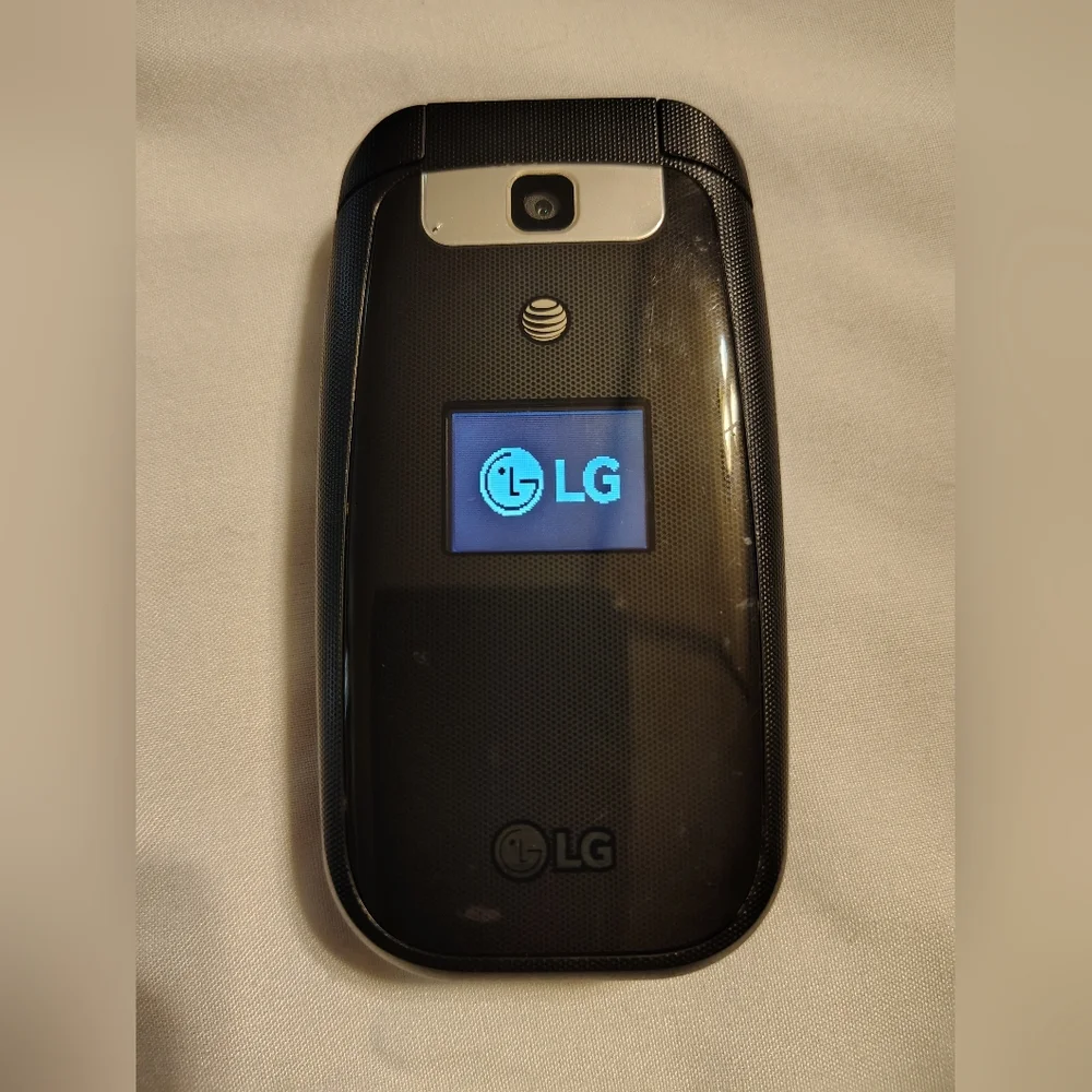 LG True B470 Black and Gray Cellular Flip Phone Like New Working Condition